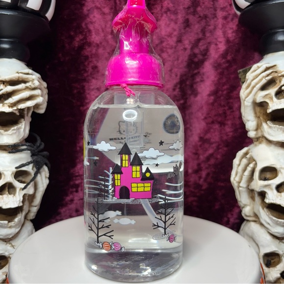 Halloween Sanrio Hello Kitty Refillable Soap Dispensers - Strawberry & Pumpkin - Picture 4 of 12